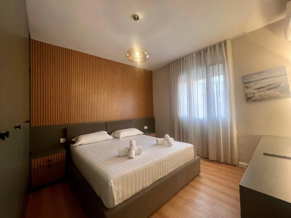 Tirane, jepet me qera 2+1 Kati 3, 80 m² (Pazari i Ri - Tiranë)