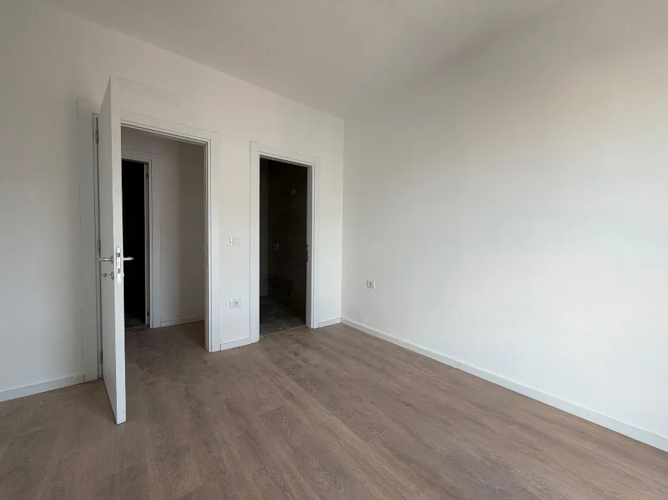 Tirane, shitet apartament 2+1+Ballkon , 95 m² 125.000 € (Ish Dogana - Tirana Entry 2)