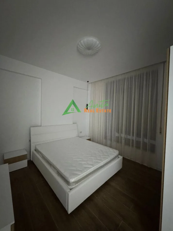 Tirane, jepet me qera apartament 2+1+Ballkon Kati 2, 93 m² 60 000 Leke (Ish Sheshi Shqiponja)