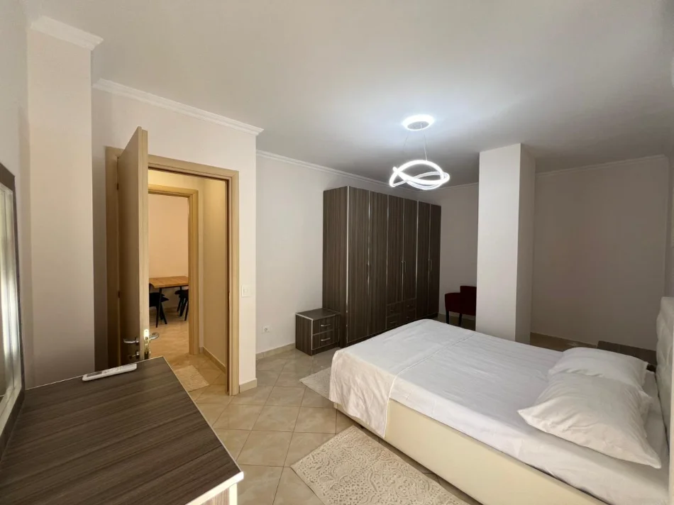 Tirane, jepet me qera apartament 1+1 Kati 8, 75 m² 600 € (Ndre Mjeda)