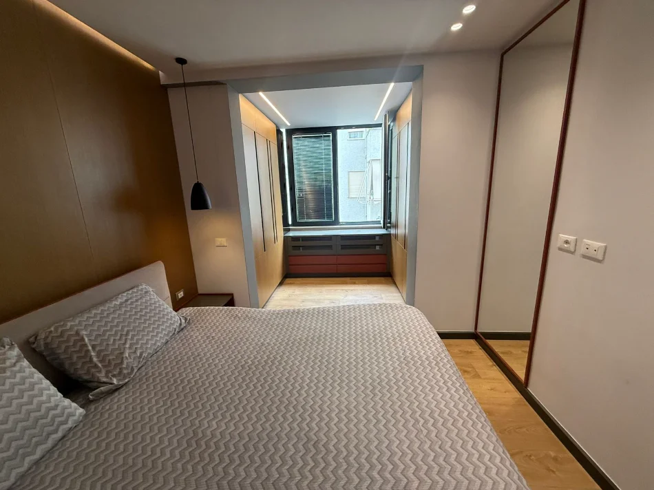 Tirane, jepet me qera apartament 2+1 Kati 3, 93 m² 1.300 € (Liqeni i Thate)