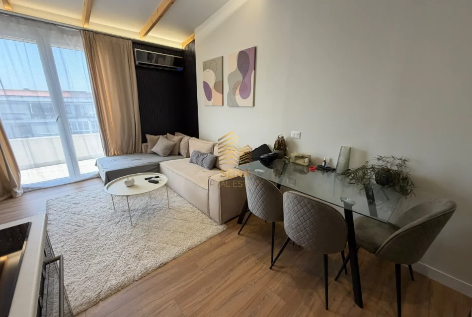 Tirane, jepet me qera apartament 1+1+Ballkon Kati 7, 65 m² 550 € (Astir)