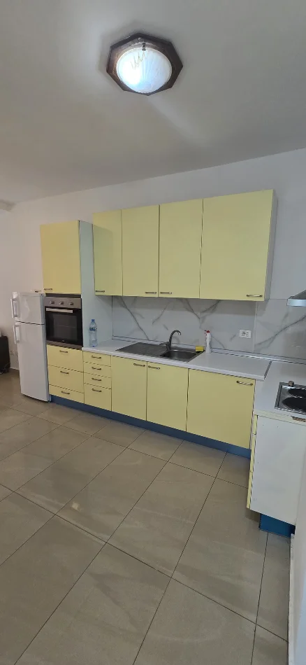 Tirane, shitet apartament 1+1+Ballkon Kati 3, 117.900 € (Rezidenca Kodra e Diellit)