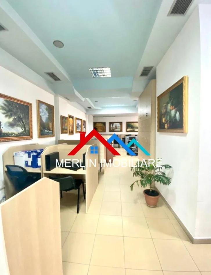 Tirane, Shitet ambjent biznesi Kati 0, 217 m² per  580,000 € (Ne rrugen e Elbasanit,  rruga Stavro Vinjai)