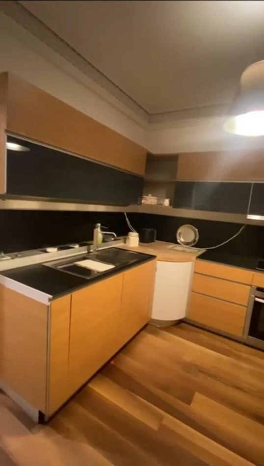 Tirane, jepet me qera apartament 1+1+Ballkon Kati 2, 75 m² 700 € (Shkolla e Kuqe)