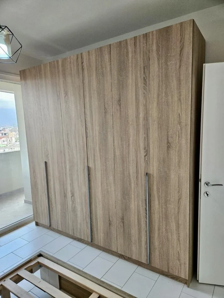Tirane, jepet me qera apartament 1+1+Ballkon Kati 10, 70 m² 500 € (Kompleksi Golden Park)
