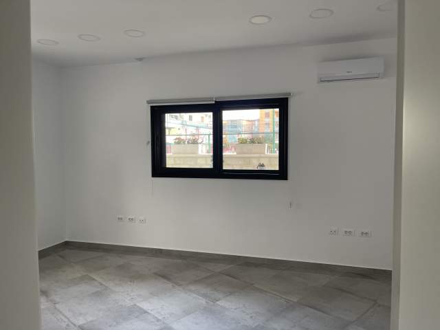 Fier, jepet me qera ambjent biznesi Kati 0, 168 m² 0  (Todi Shkurta Lagjja 29 Nentori)