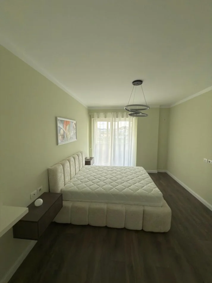 Tirane, shitet apartament 2+1+Ballkon Kati 5, 118 m² 155.000 € (LONI LIGORI)