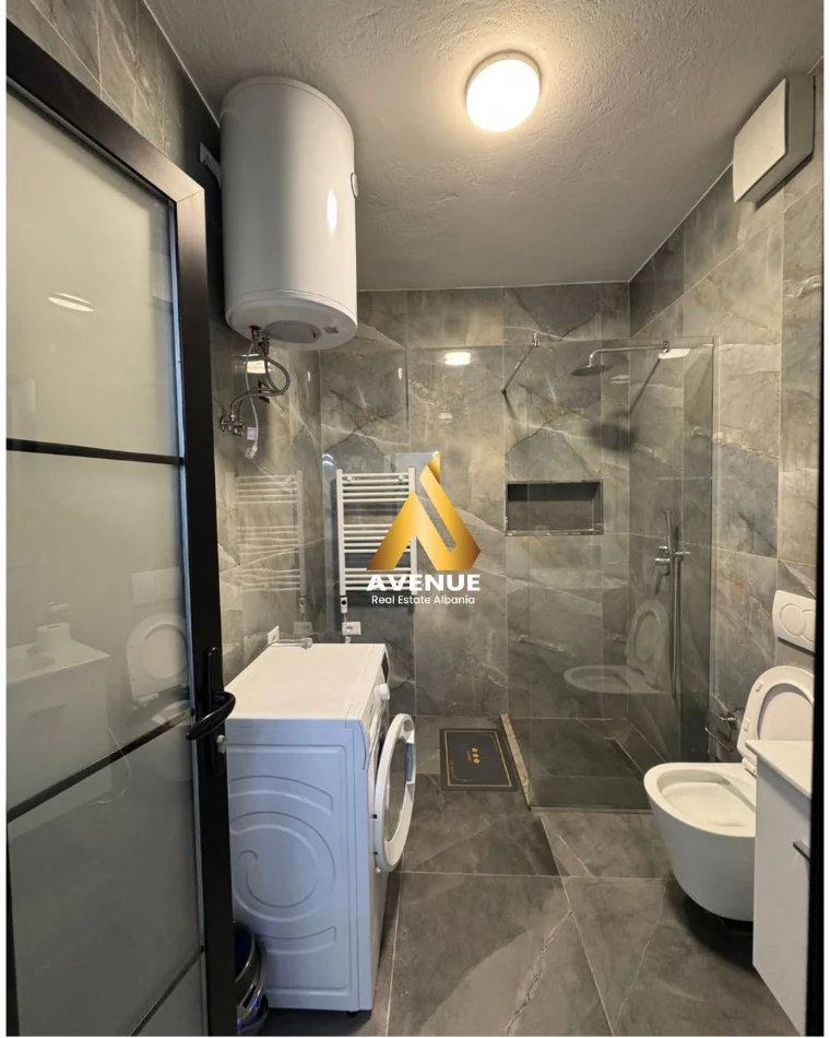 Tirane, jepet me qera apartament 1+1+Ballkon Kati 1, 65 m² 650 € (Bulevardi zogu i pare)