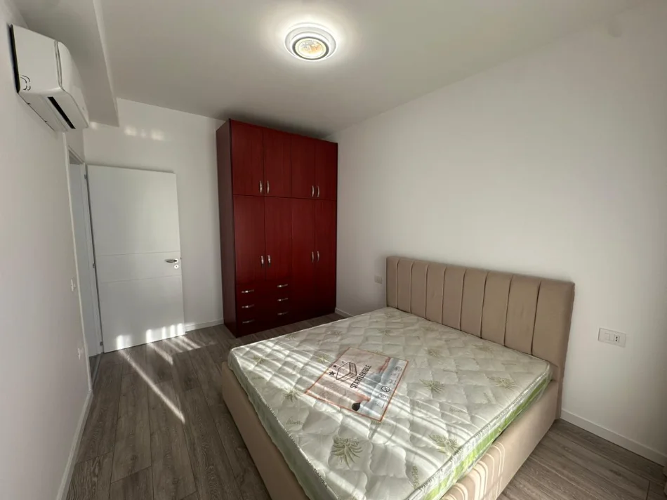 Tirane, jepet me qera apartament 1+1+Ballkon Kati 2, 66 m² 500 € (Rruga Sokrat Miho)