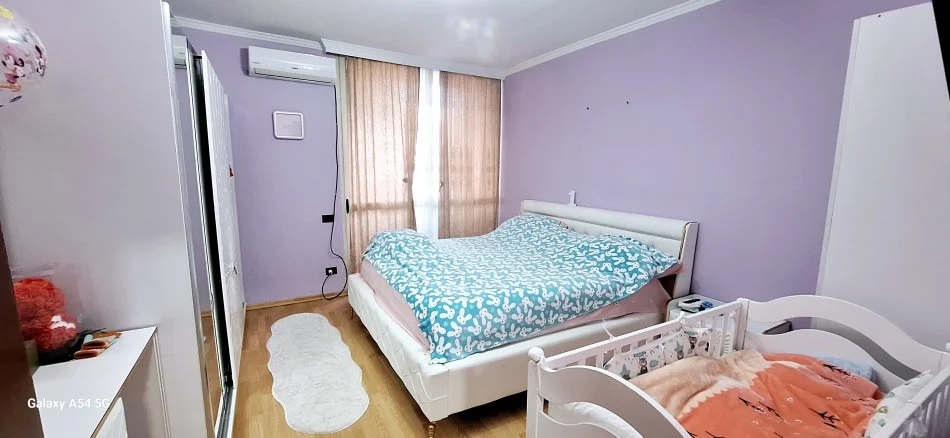 Tirane, jepet me qera apartament 2+1+Ballkon Kati 2, 85 m² 90.000 € (Komuna e Parisit)