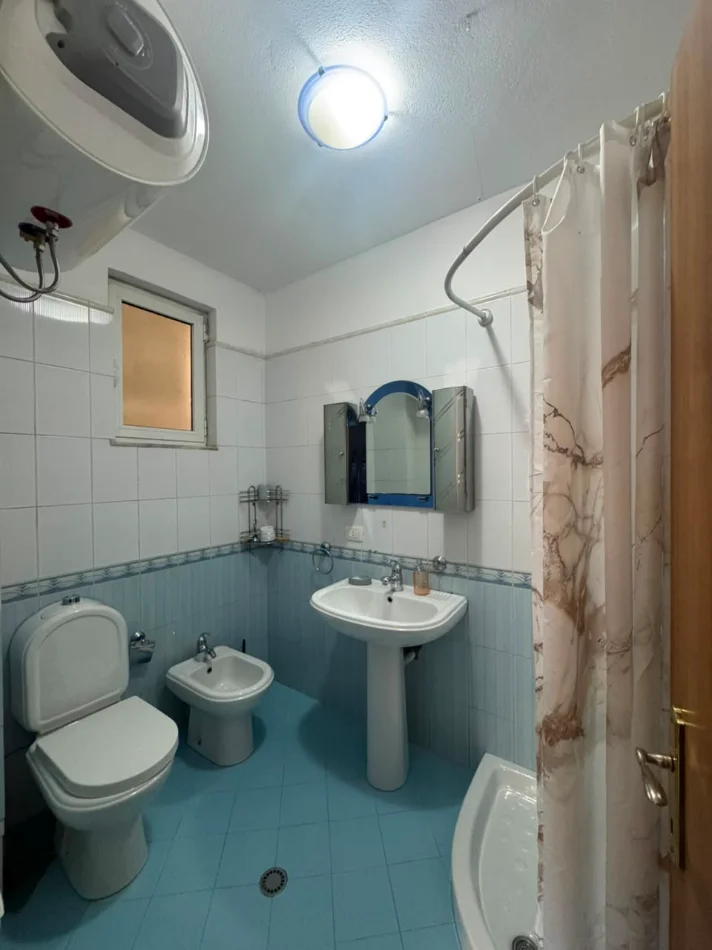 Tirane, jepet me qera apartament 2+1 Kati 4, (Rruga Tefta Tashko)