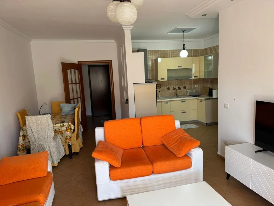 Vlore, jepet me qera apartament 2+1+Ballkon , 500 € (Rruga Fejzo Mema)