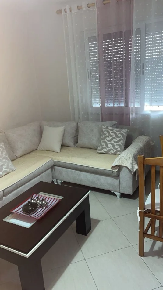 Tirane, jepet me qera apartament 1+1 Kati 5, 60 m² 450 € (Ndre Mjeda)