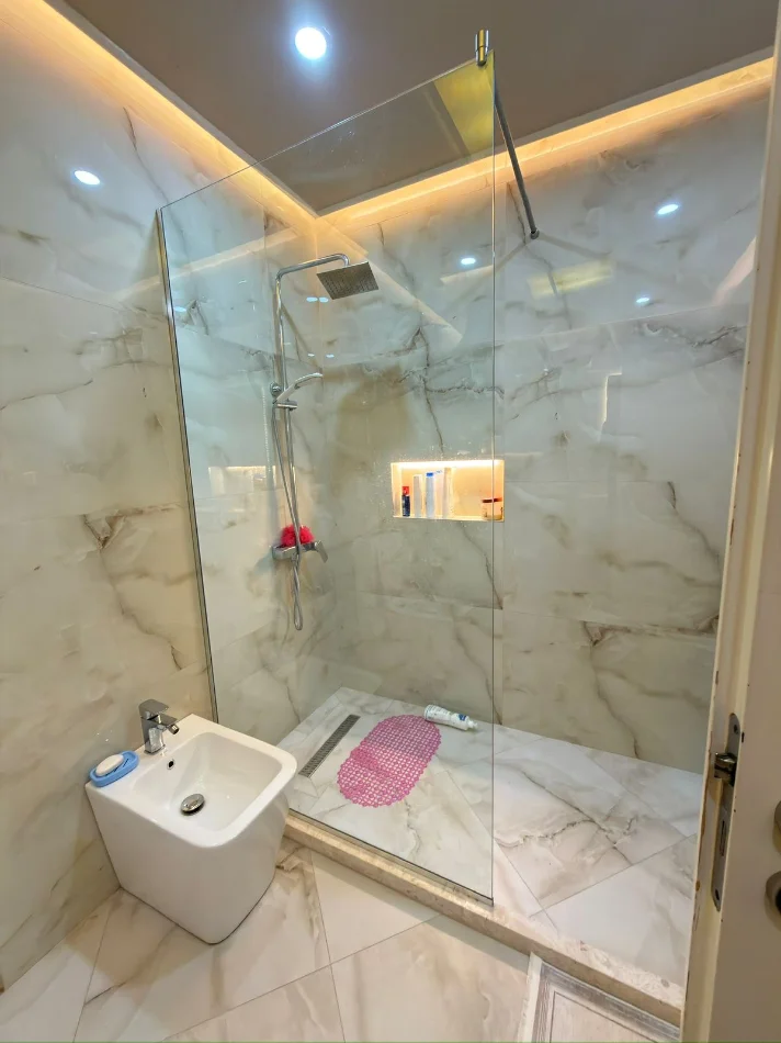 Tirane, shitet 3+1 Kati 6, 156 m² 218.400 € 