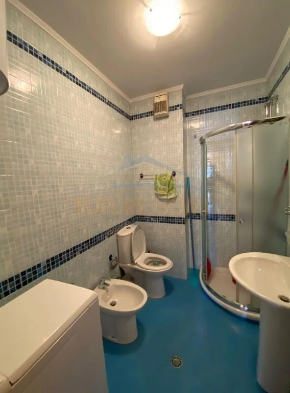 Tirane, jepet me qera apartament 2+1 Kati 7, 126 m² 700 € (Zogu i Zi)