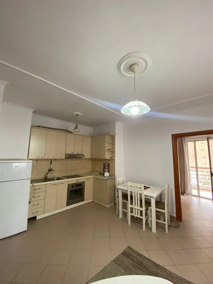 Tirane, jepet me qera apartament 1+1 Kati 6, 63 m² 550 € (Rruga Bogdaneve)
