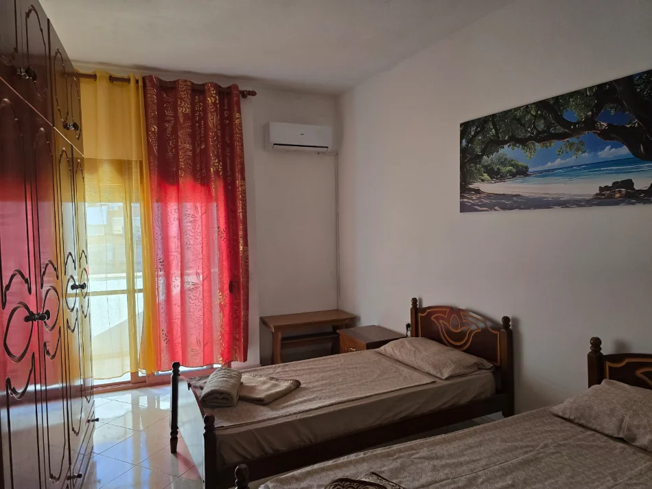Tirane, jepet me qera apartament 2+1 , 650 € (Siri Kodra)