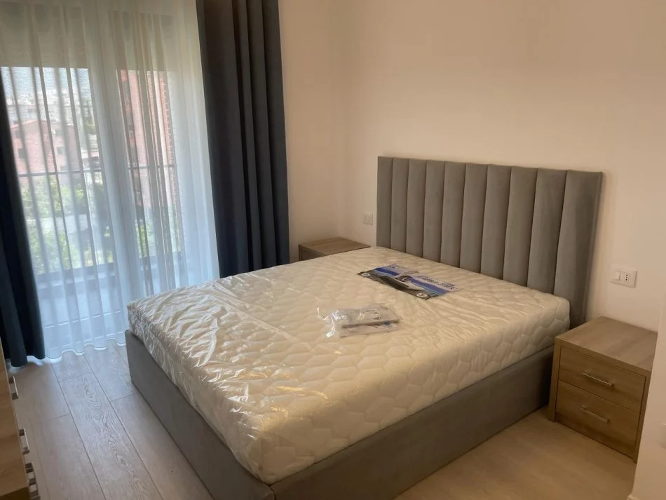 Qera,Ap 1+1,Xhamllik