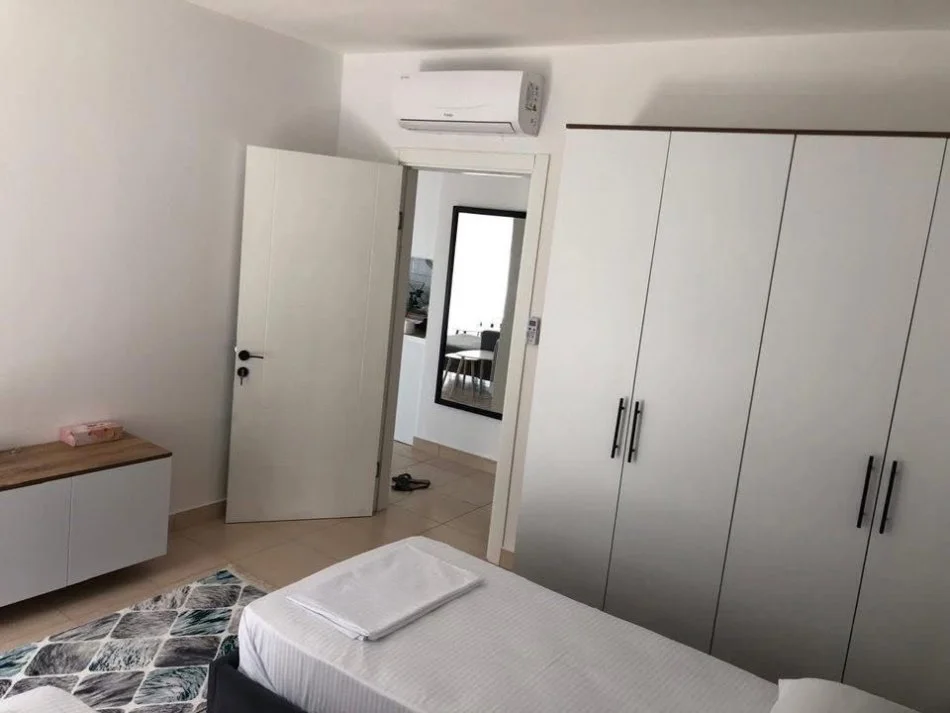 Tirane, jepet me qera apartament 2+1 , 116 m² 650 € (Rruga 5 Maj)