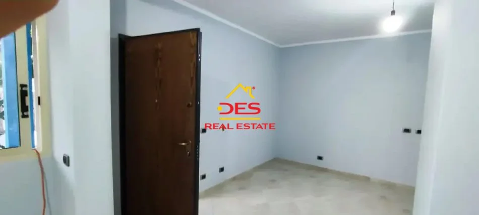 Vlore, jepet me qera shtepi 2+1+Ballkon Kati 0, 90 m² 250 € (Rruga Damian Humariti)