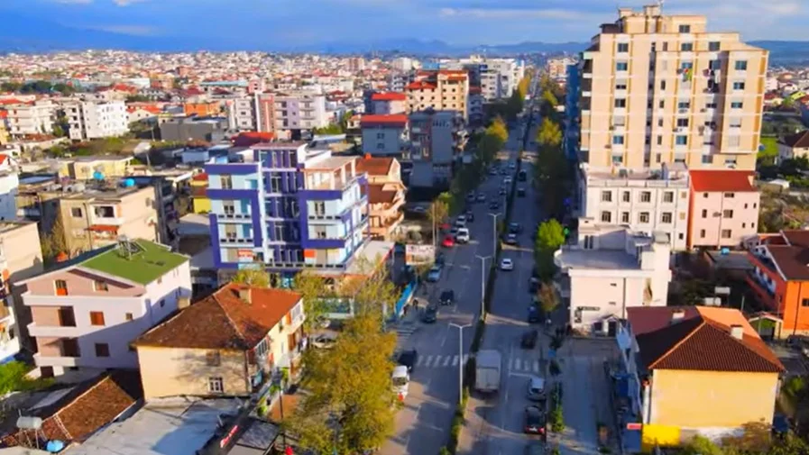 Tirane, shitet apartament 2+1+Ballkon Kati 6, 96 m² 67.000 € (Kamez)