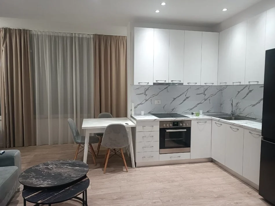 Tirane, jepet me qera apartament 2+1 Kati 3, 650 € 