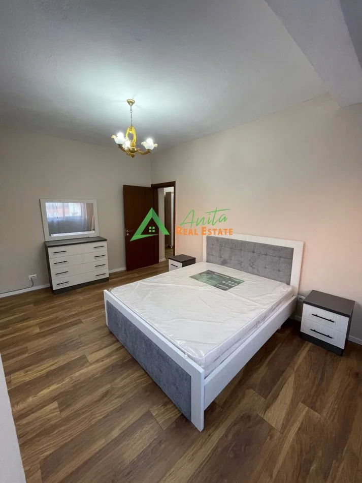 Tirane, jepet me qera apartament 2+1 Kati 4, 104 m² 700 € (Myslym Shyri)