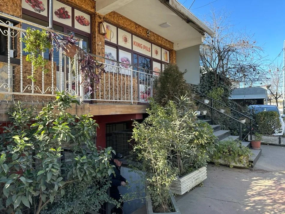 Tirane, jepet me qera , 260 m² 700 € (Laparake,Buz unazes Re)