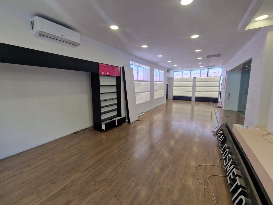Tirane, jepet me qera ambjent biznesi Kati 0, 3.000.000 € (Abdyl Toptani)