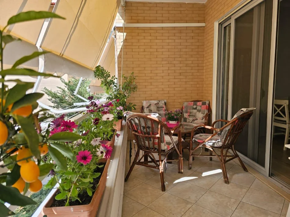 Tirane, jepet me qera apartament 2+1 Kati 3, 100 m² 800 € (Liqeni i Thate)