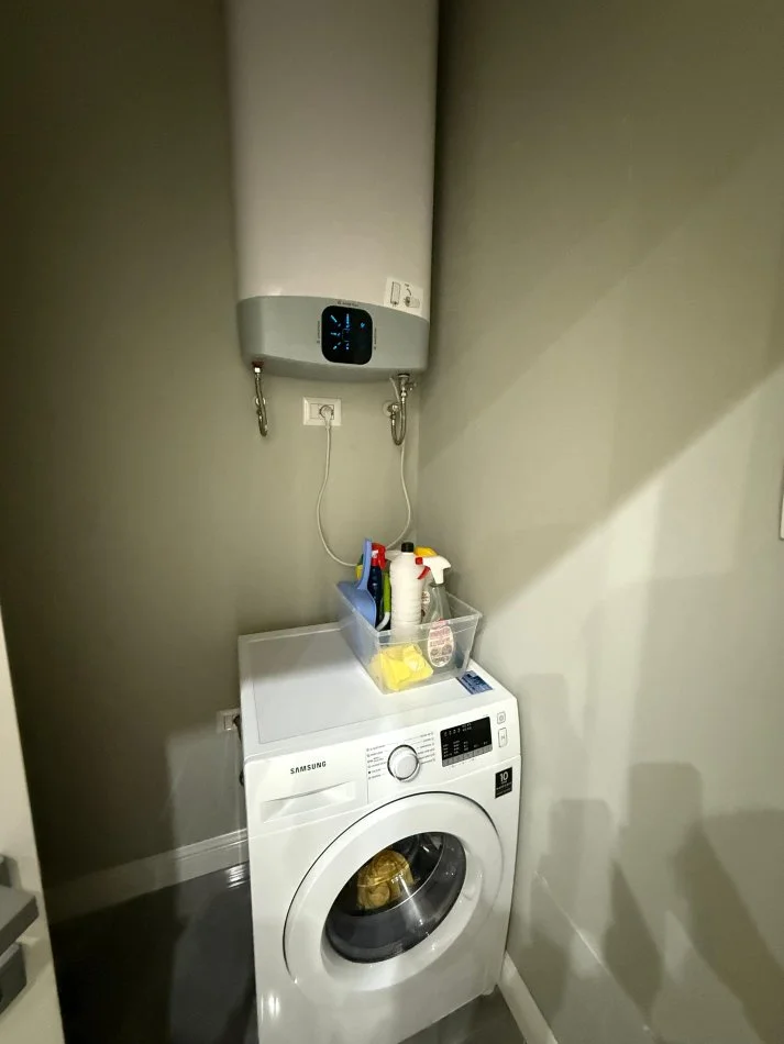 Tirane, jepet me qera apartament 2+1 Kati 2, 120 m² 1.600 €