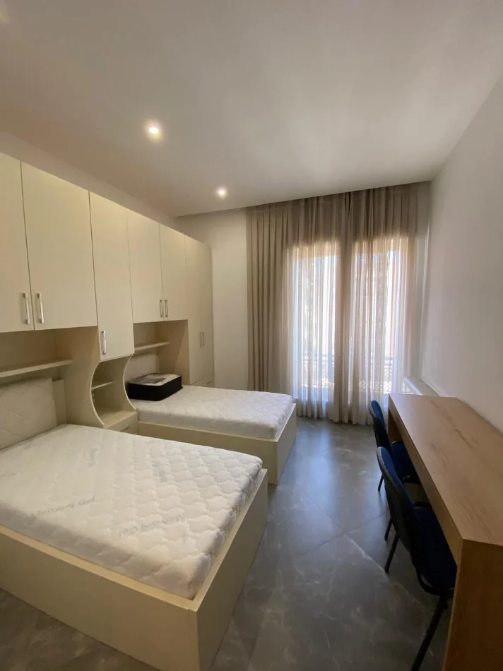 Tirane, jepet me qera apartament 2+1 Kati 5, 100 m² 1.400 € (Delijorgji)