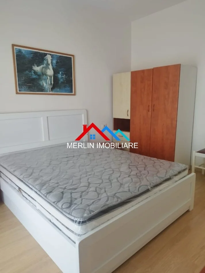 Tirane, jepet me qera Vile 5+1 Kati 2, 165 m² 1.200 € (RRUGA PASHO HYSA,ALI DEM)