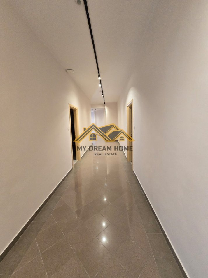 Durres, jepet me qera apartament 3 Katshe , 806 m² 25.000 € (PLAZH)