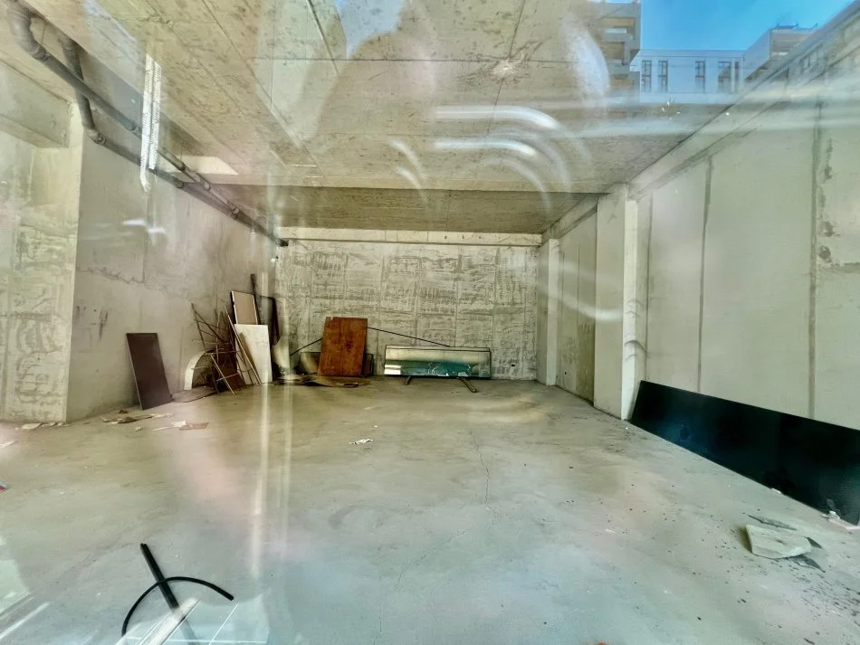 Tirane, jepet me qera ambjent biznesi , 452 m² 7.500 € (RRUGA KAVAJES SQUERE 21)