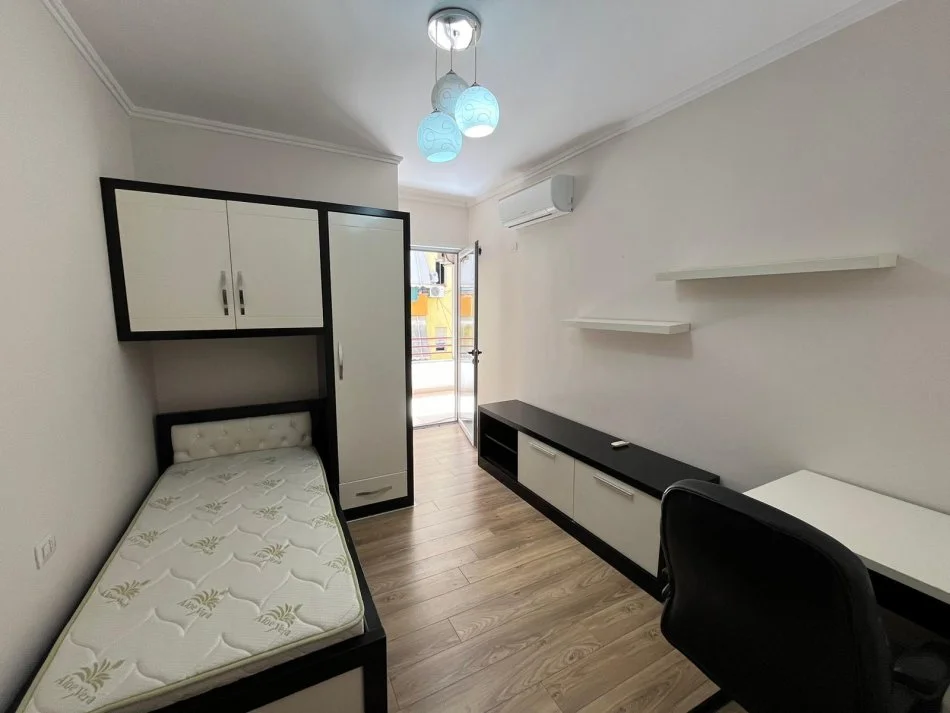 Tirane, shes apartament 2+1+Aneks+Ballkon Kati 4, 112 m² 269.000 € (KIKA 2 , KOMUNA PARISIT)
