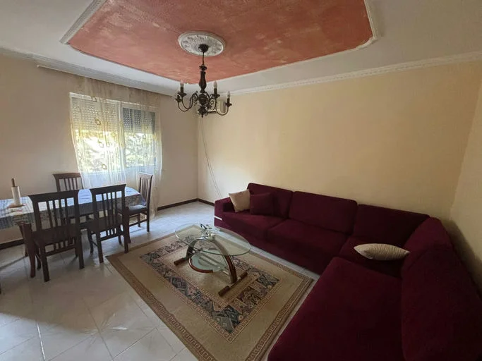 Tirane, jepet me qera apartament 1+1 Kati 3, 60 m² 410 € (Rruga''Kavajes")