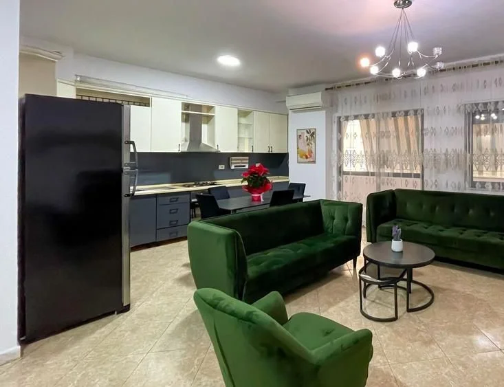 Tirane, jepet me qera apartament 2+1+Ballkon Kati 4, 102 m² 750 € (KOMUNA E PARISIT)