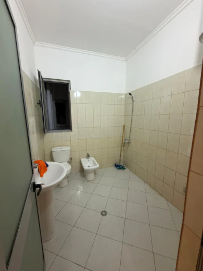 Tirane, shitet 2+1 Kati 7, 90 m² (Rruga e thesarit)