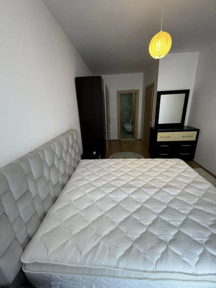 Tirane, jepet me qera apartament 2+1 , 110 m² 800 € 