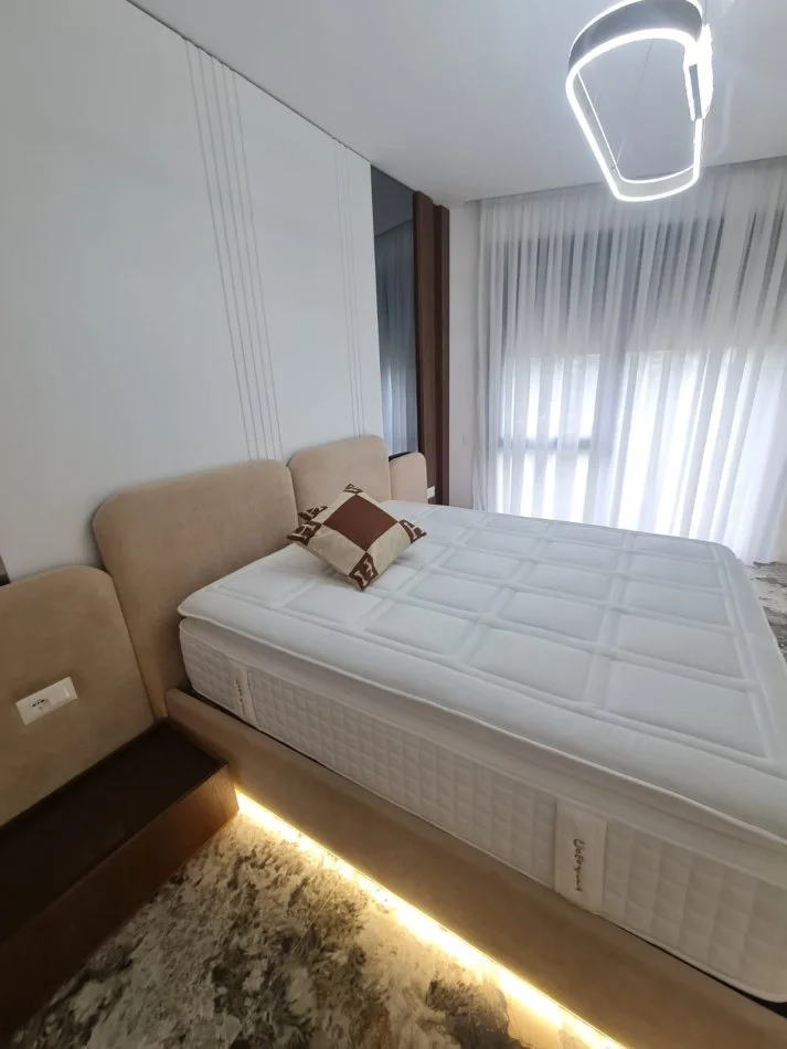 Tirane, jepet me qera apartament 1+1 Kati 4, 63 m² 1.200 € (Prane radisonit)