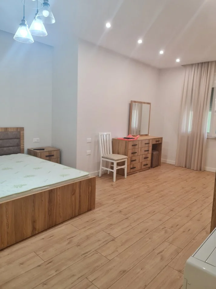 !Shitur! Durres, shitet apartament 2+1+Aneks+Ballkon Kati 2, 130 m² 190.000 € (Shkolla Italiane, Vollga)