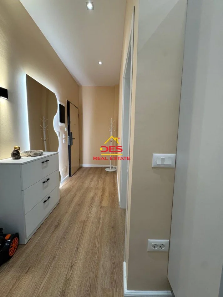 Vlore, shitet apartament 2+1+Ballkon Kati 2, 79 m² (Rruga dhimitër Konomi)