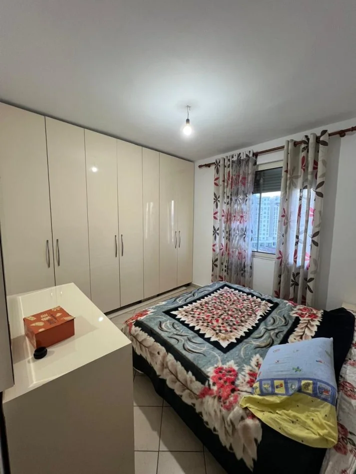 Durres, jepet me qera apartament 2+1+Ballkon Kati 8, 80 m² 300 € 
