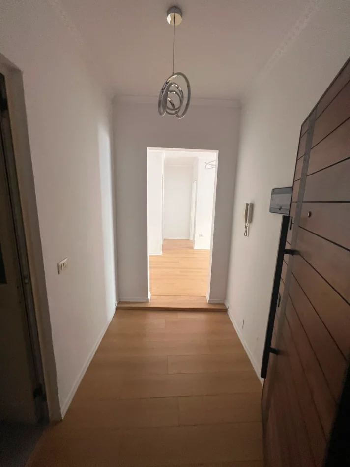 Tirane, shitet apartament 2+1 Kati 2, 78 m² 125.000 € (Fresku)