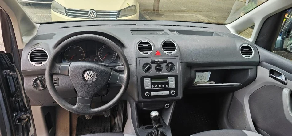 Tirane, Shitet Makine VOLKSWAGEN Nafte, Gri  Erret manuale me Kondicioner 4.950 €