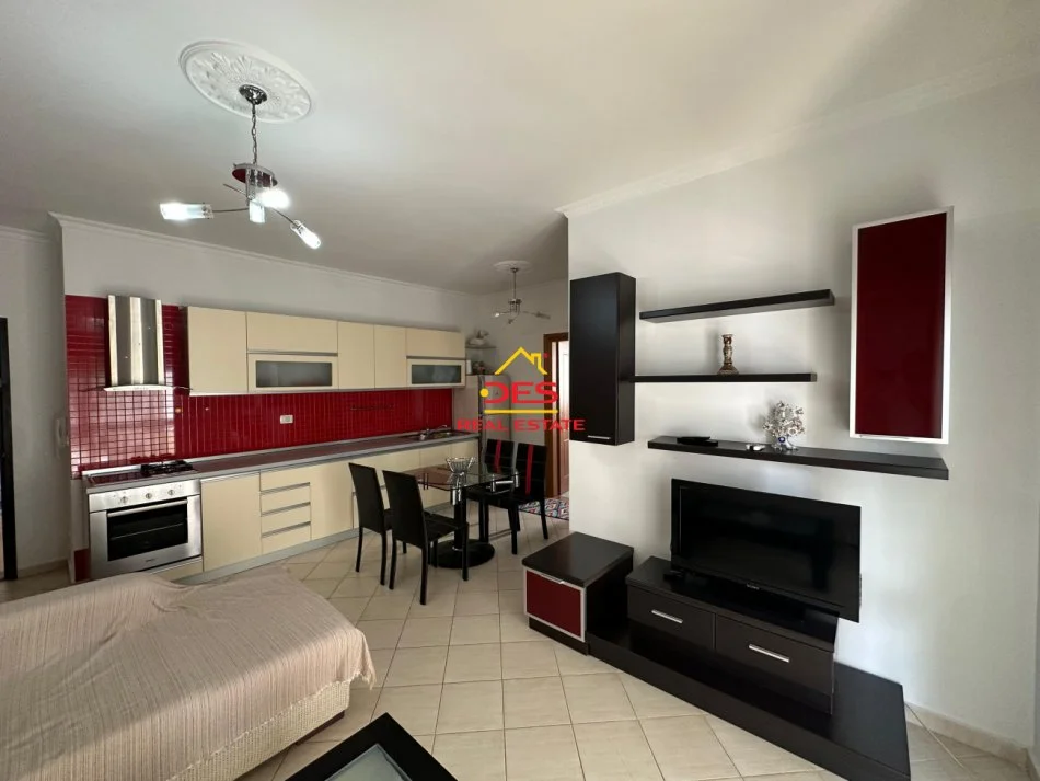 Shqiperi, jepet me qera apartament 1+1+Ballkon Kati 5, 70 m² 250 € (Rruga Murat Tërbaçi)