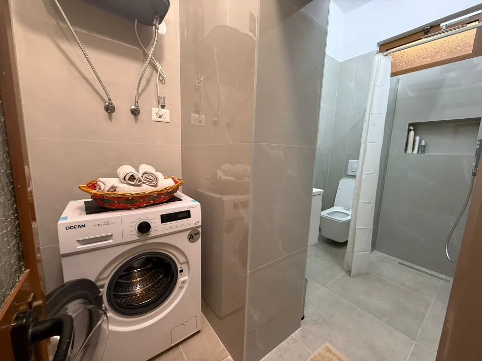 Tirane, jepet me qera garsonier 1+1 Kati 4, 33 m² 500 € (Rruga Myslym Shyri)