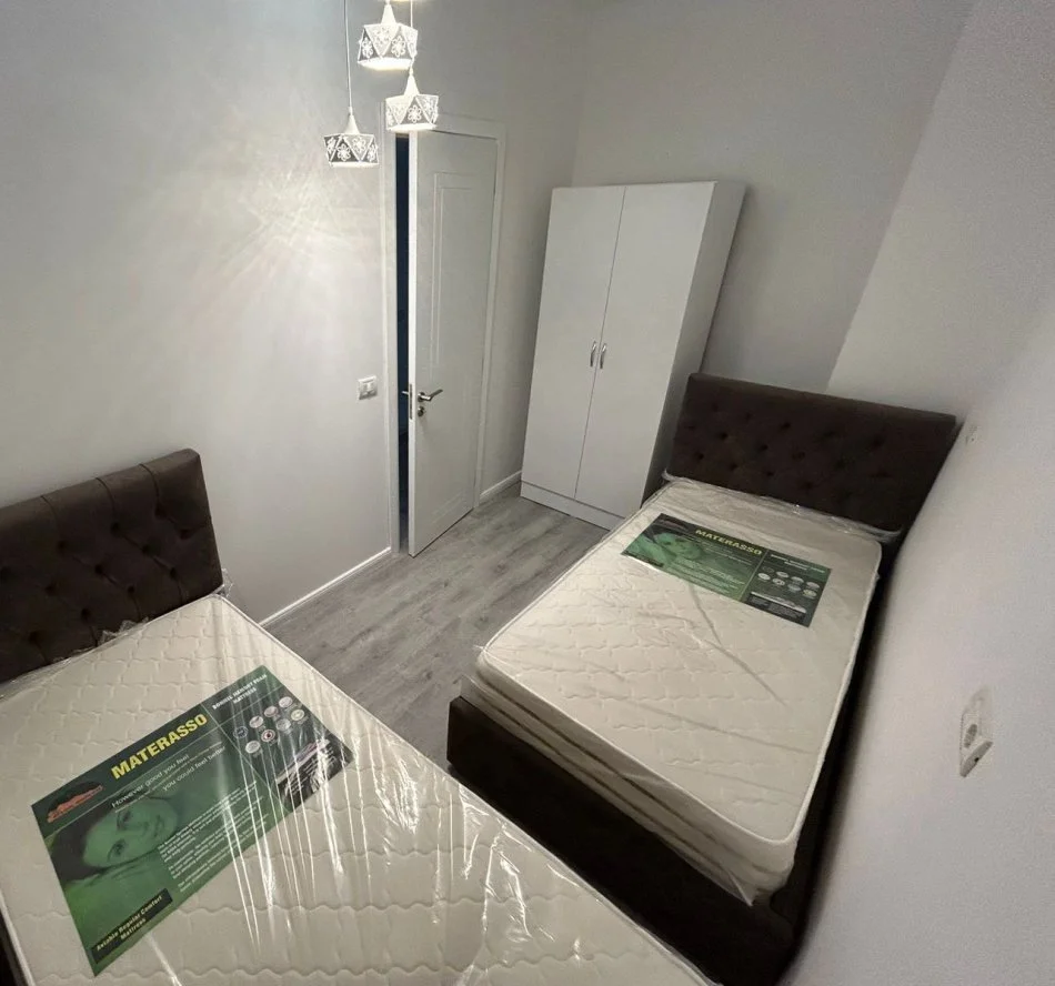 Tirane, jepet me qera apartament 2+1+Ballkon Kati 3, 80 m² 650 € (Rruga 5 maj prane emerald center)